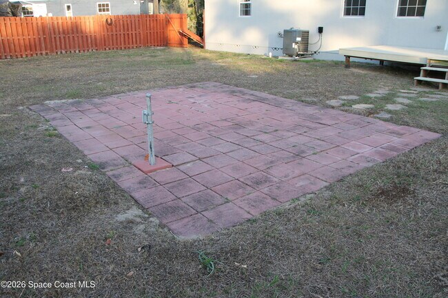 Building Photo - 904 Kensington Dr