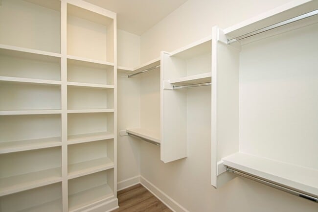 Building Photo - Newer Construction 3 bed 2 1/2 Bath, 2,015...