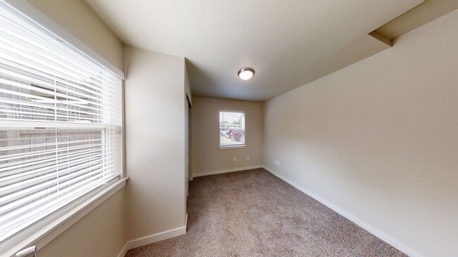 Building Photo - Updated One Bedroom Home For Rent- Fenced ...