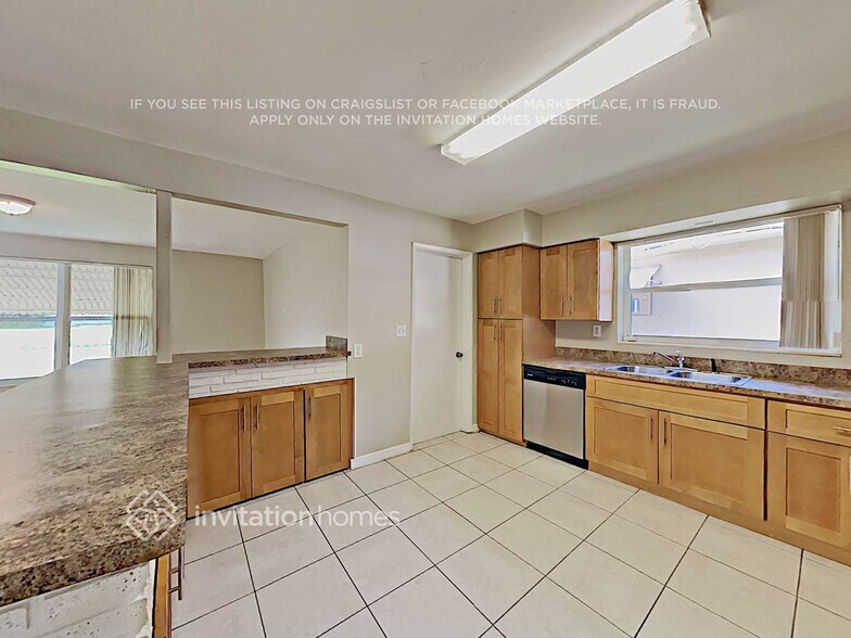 Building Photo - 1008 N Park Rd