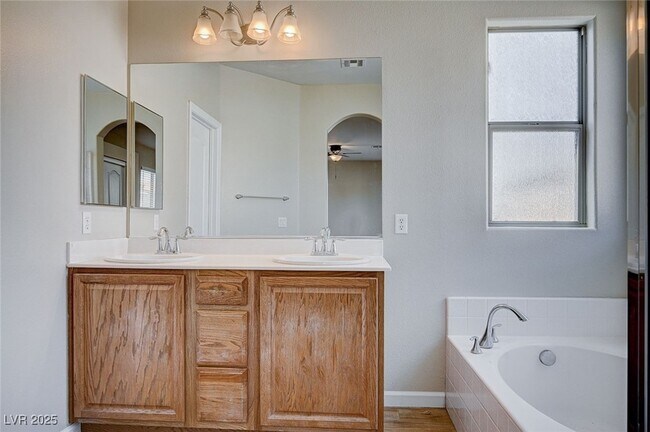 Building Photo - 684 Sumatra Pl