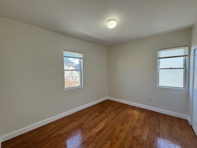 Building Photo - 360 Somerville Ave