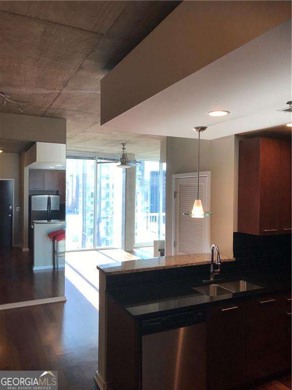 Building Photo - 3324 Peachtree Rd NE