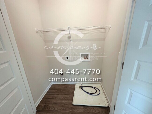 Building Photo - 202 Lyndon Wy NW