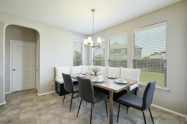 Building Photo - 7904 Gato Ln