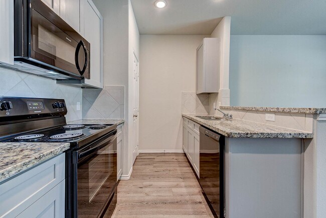 Building Photo - Charming 3 Bed, 2 Bath Home in Science Hill Subdivision*New Construction*