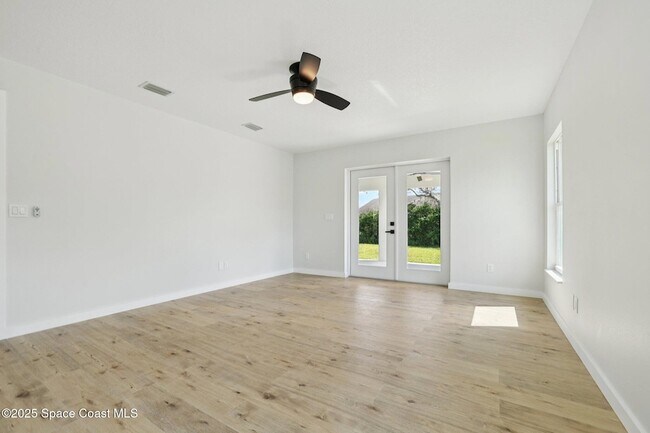 Building Photo - 1441 Eldron Blvd SE