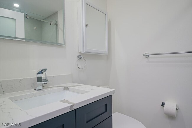 Building Photo - 12880 Kelly Bay Ct