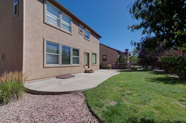 Building Photo - Beautiful home available to move in 08/04/...