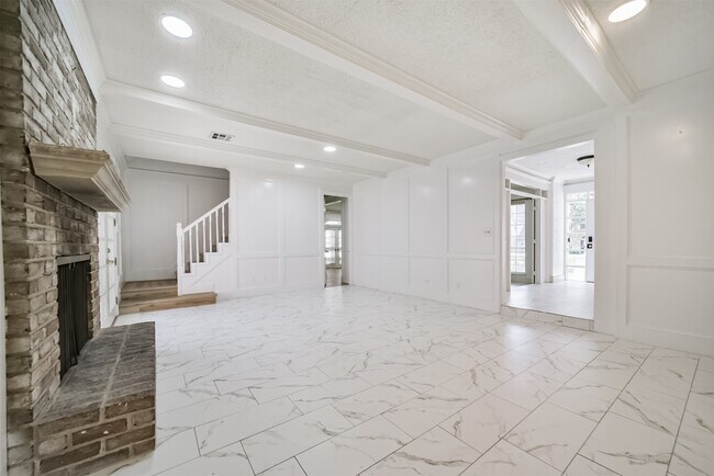 Building Photo - 15738 Fleetwood Oaks Dr