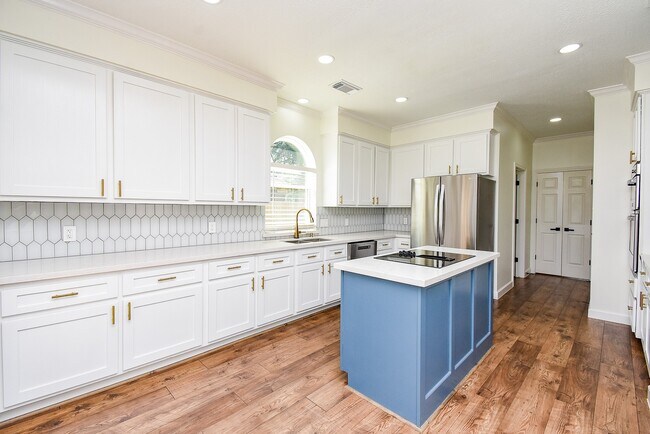 Building Photo - 22707 Ravens Lake
