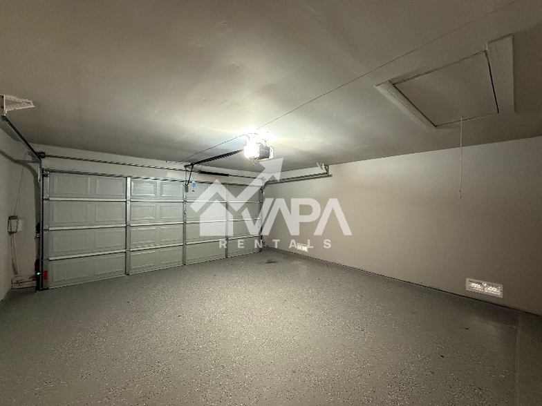 Building Photo - 194 High Oak