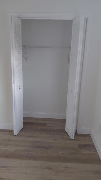 Building Photo - 1429 SW 9th St