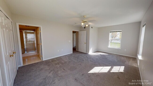 Building Photo - 2785 S Knightsbridge Cir
