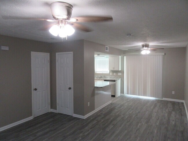 Building Photo - 2912 Sequoia Ave