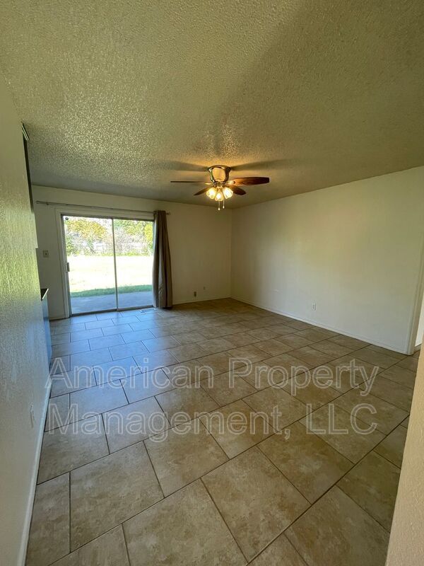 Building Photo - 11841 E 36th St