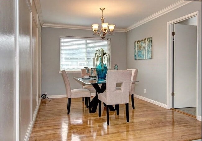 Building Photo - 5954 Sorrel Ave