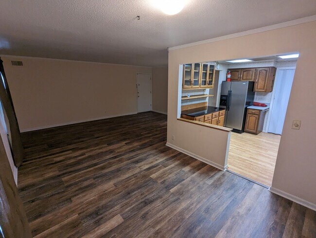 Building Photo - 5526 Heatherdowns Blvd