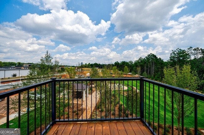 Building Photo - 10744 Davis Dr