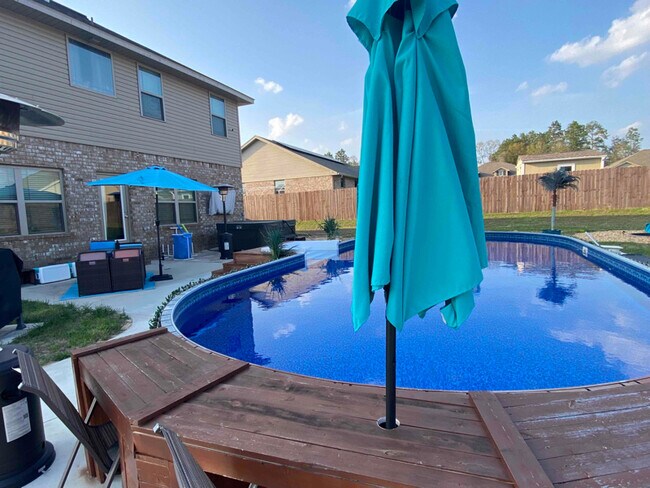 Building Photo - 5747 Periwinkle Ln