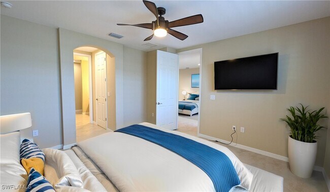 Building Photo - 14822 Edgewater Cir