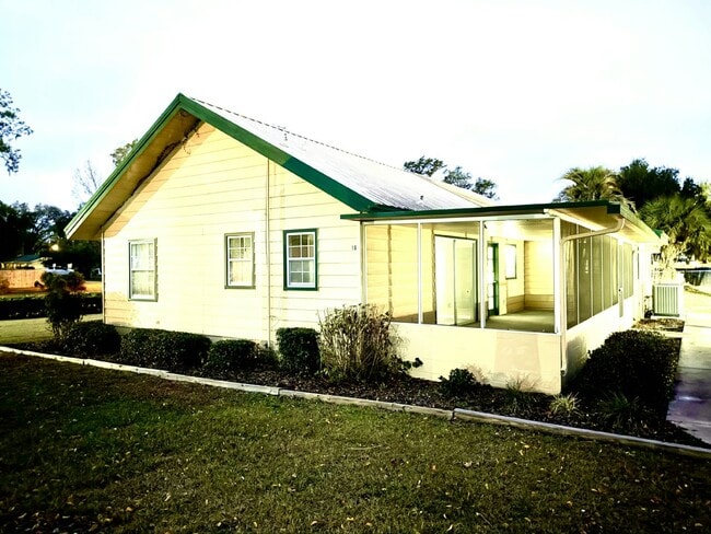 Building Photo - 6407 SE 108th St