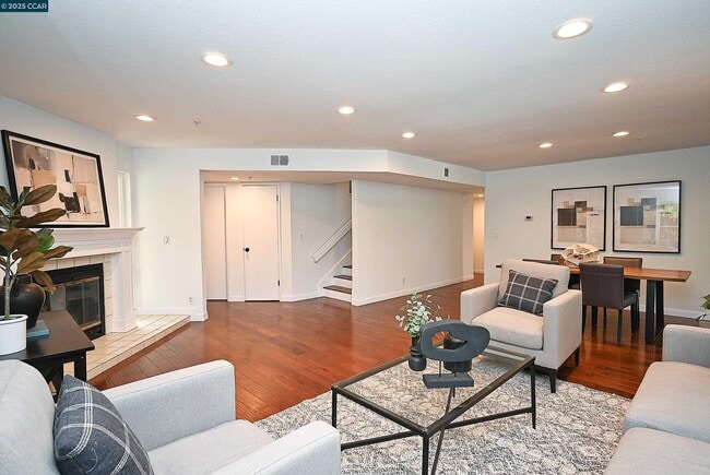Building Photo - 3279 Mt Diablo Ct