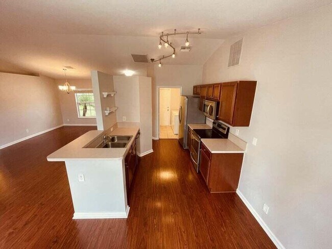 Building Photo - 3661 SW Camastro St