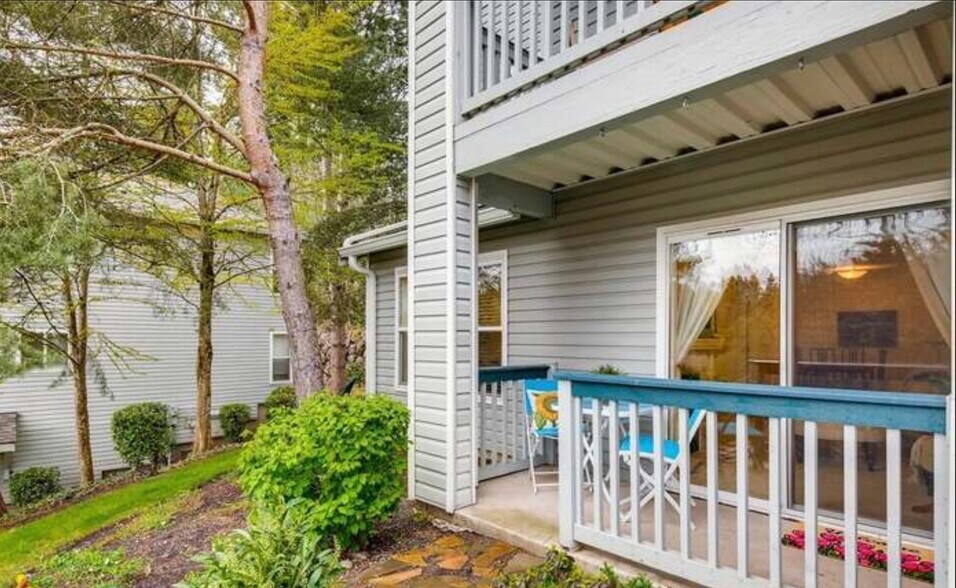 Building Photo - 33020 10th Ave SW