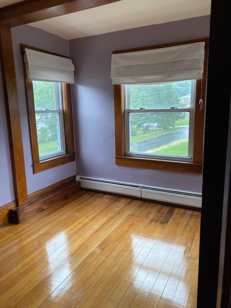 Bonus Room / Office - 201 W Meadow Rd