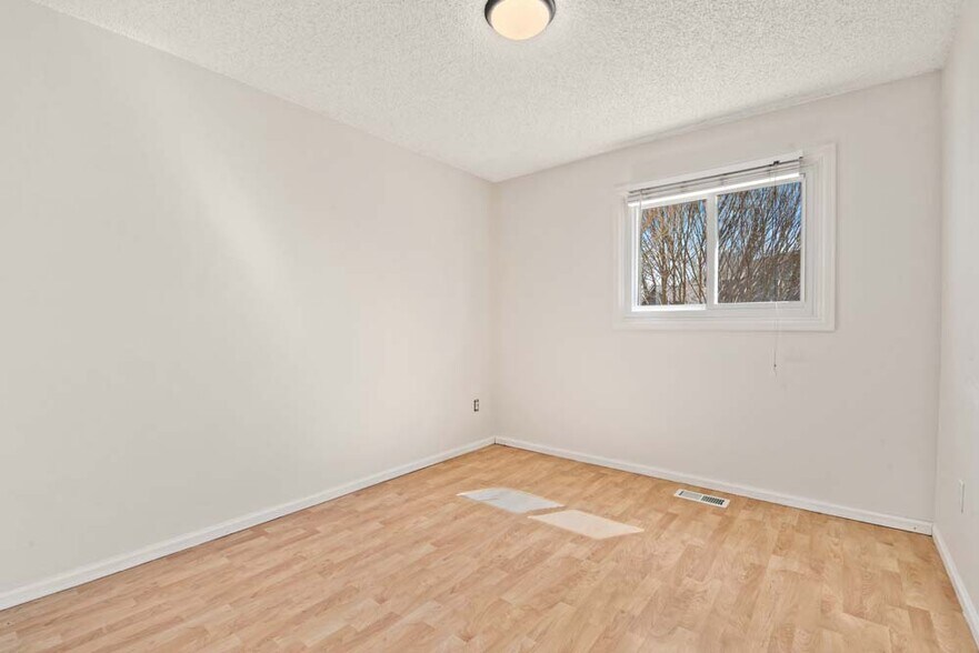 guest bedroom 2 - 278 E 42nd St