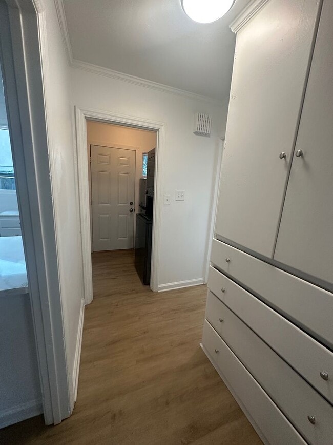 Building Photo - Remodeled Duplex with Quartz Kitchen Counter Tops