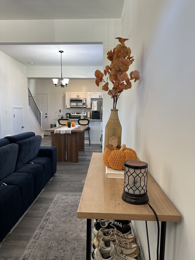 Building Photo - 152 Gregg St