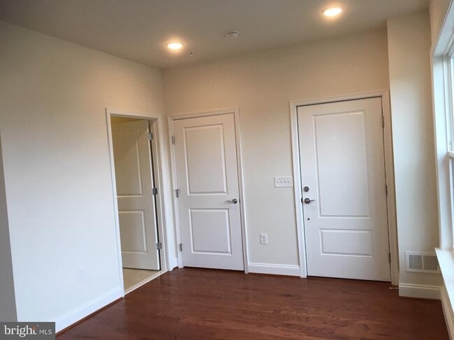 Building Photo - 22591 Amendola Terrace