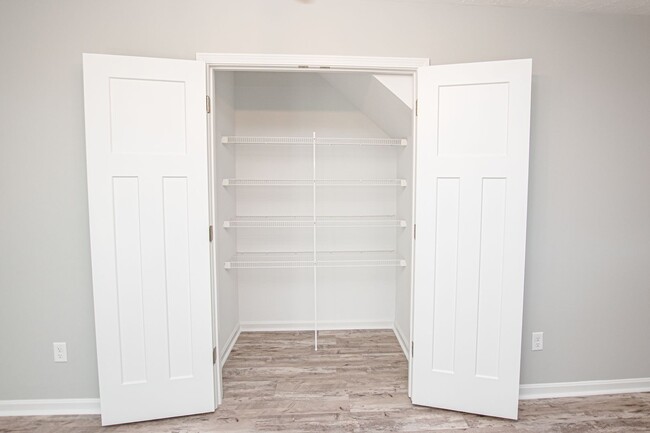 Building Photo - 412 Eagle Pointe Dr