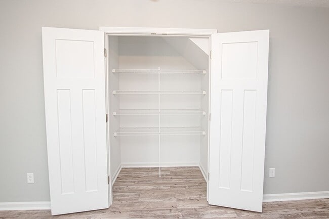 Building Photo - 500 Eagle Pointe Dr