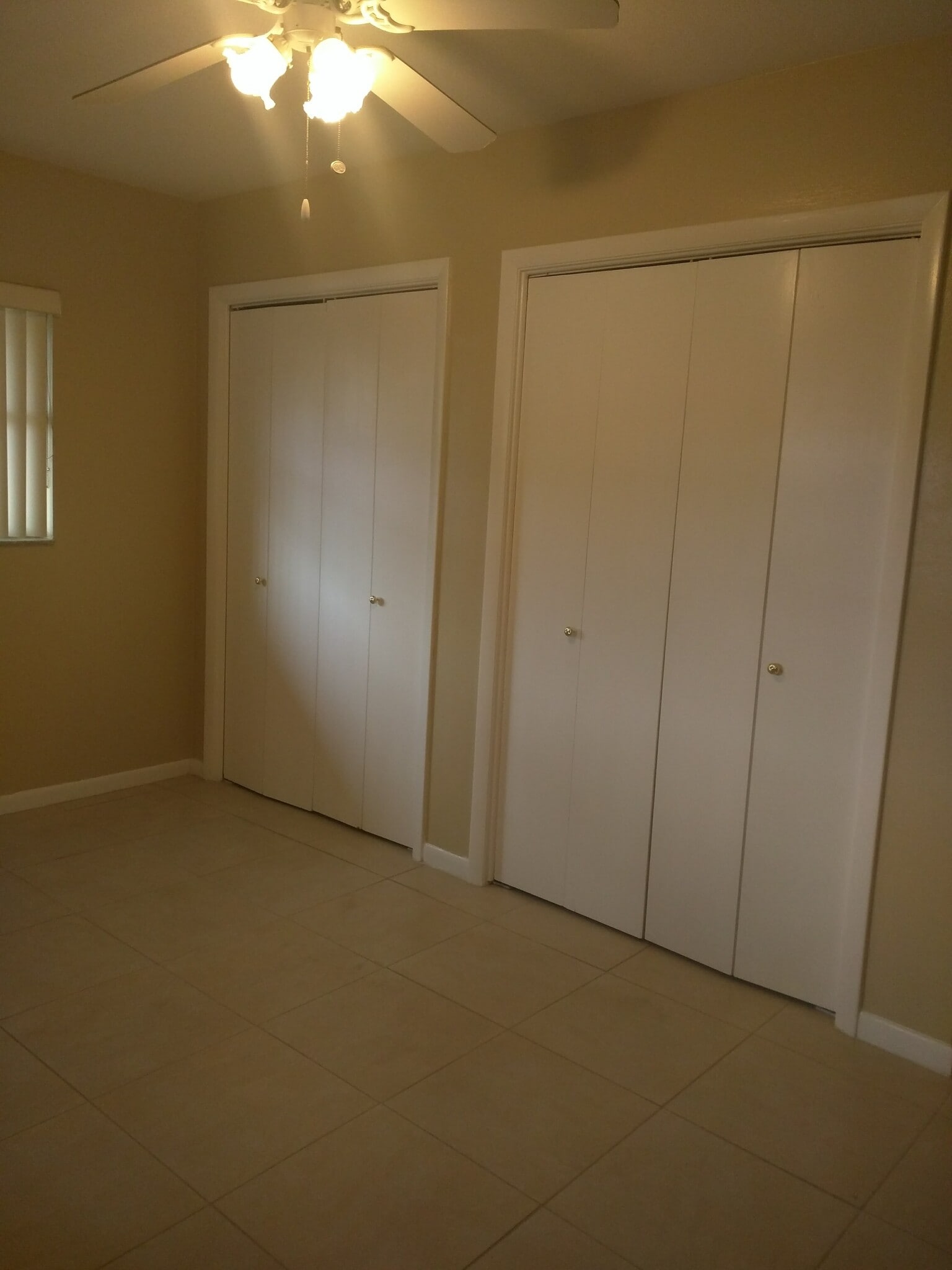 Building Photo - 3346 Camelot Dr