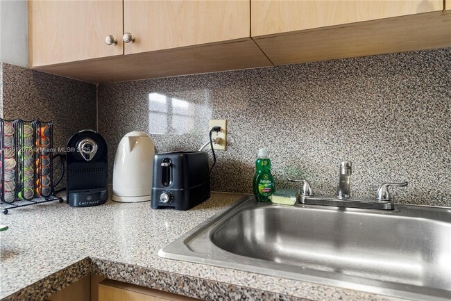 Building Photo - 301 86th St