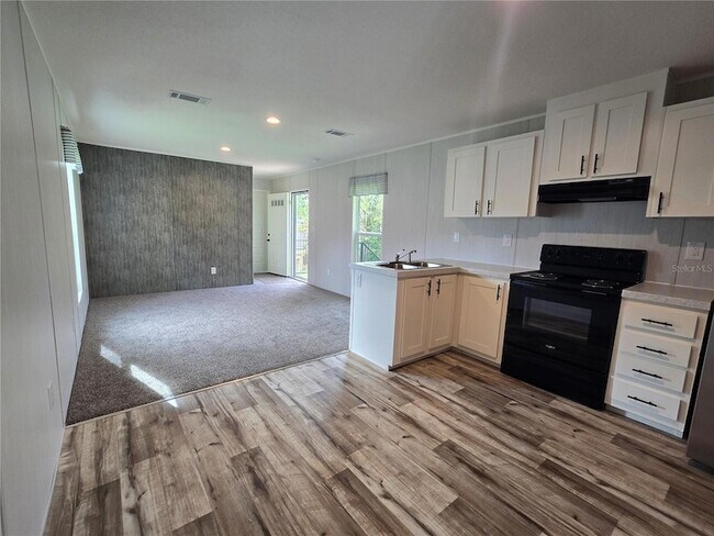 Building Photo - 24048 Ermine Rd