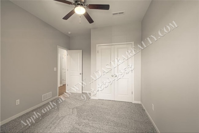 Building Photo - Brand New Townhome 3 Bed 2.5 Bath in Olath...