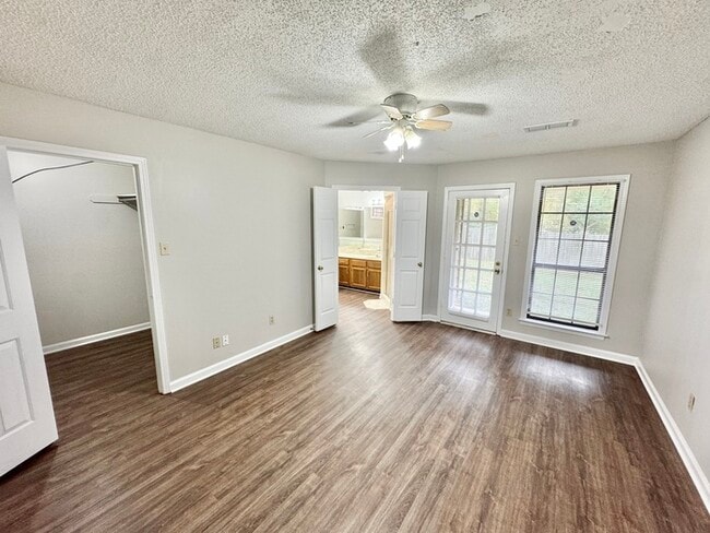 Building Photo - 7359 Peppermill Ln