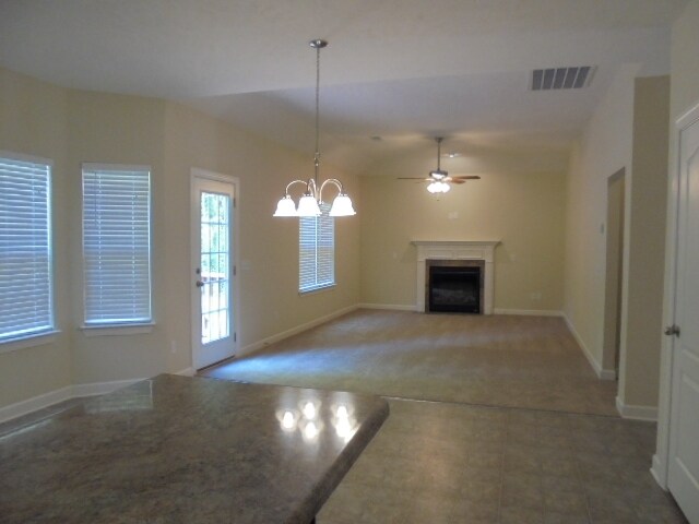 Building Photo - 1413 Napa Pt W