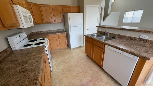 Building Photo - 41232 N Cambria Dr