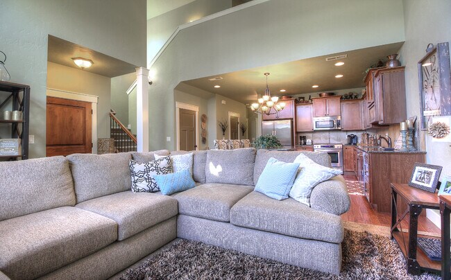 Building Photo - 1262 E Lone Shore Dr