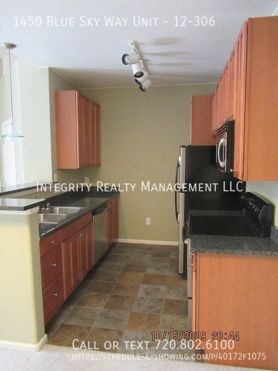 Building Photo - 1450 Blue Sky Way