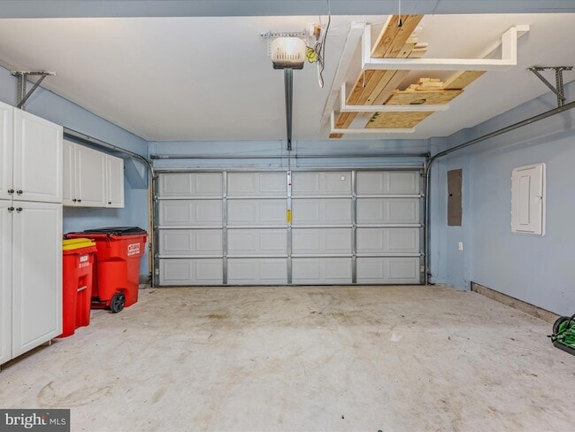 Building Photo - 179 Presidents Pointe Ave