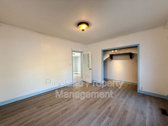 Building Photo - 413 E Donaldson Ave