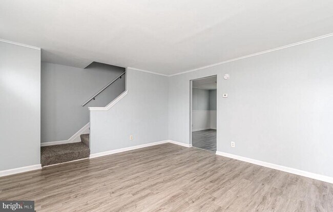 Building Photo - 2020 Dineen Dr