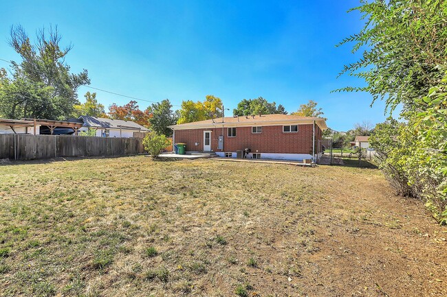 Building Photo - 4 bedroom, 2 bath Home in Golden