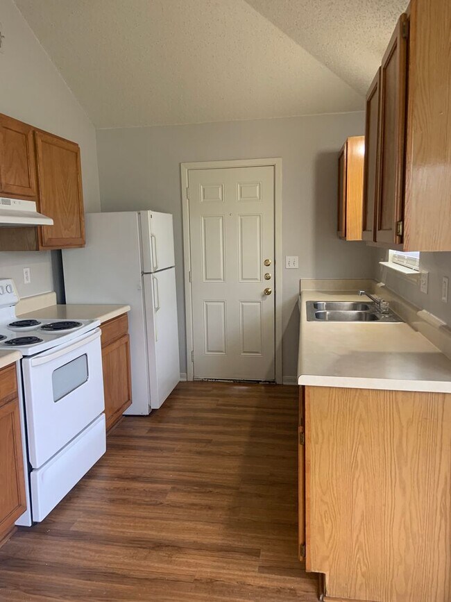 Building Photo - 2503 Marlin Dr